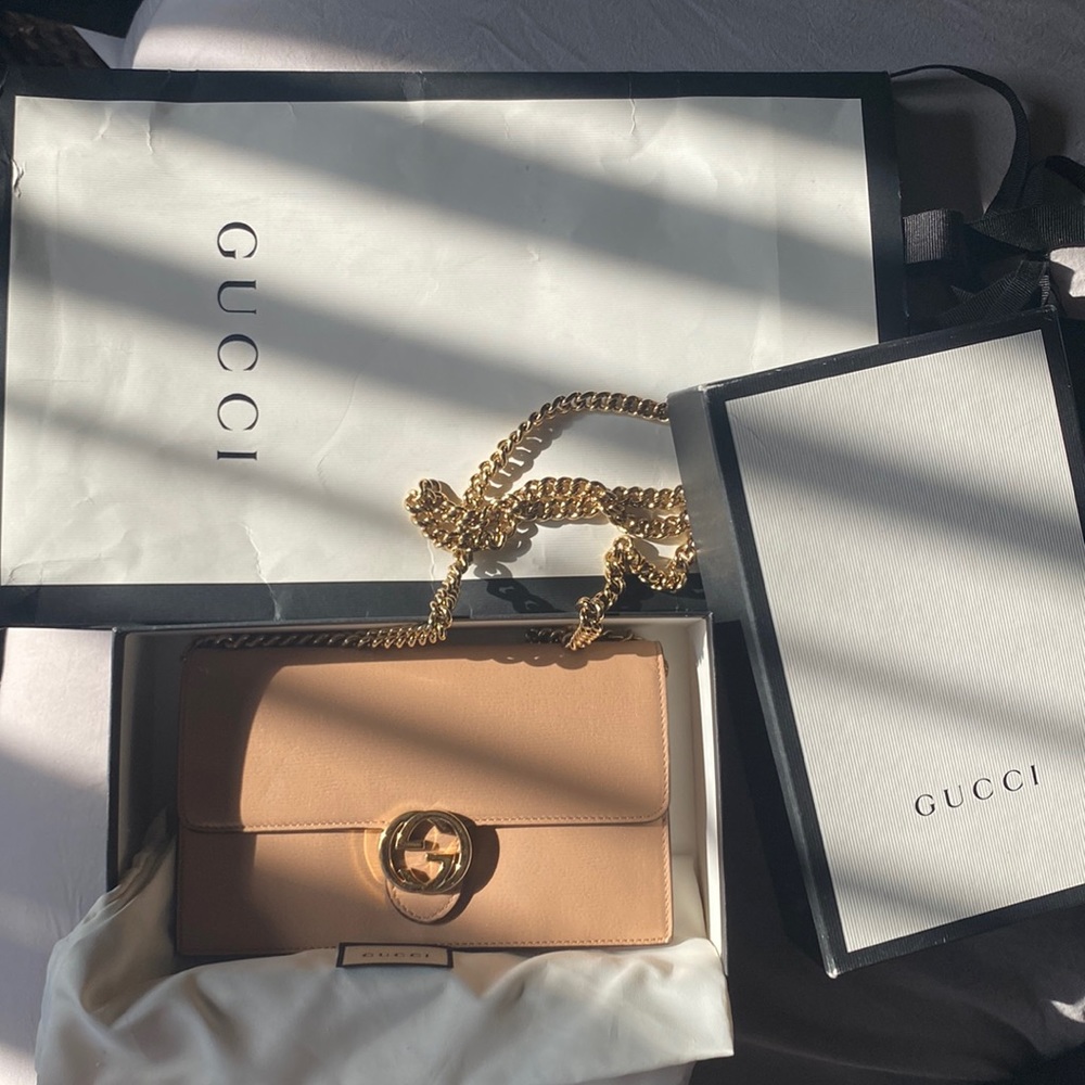 Small Gucci wallet on chain in beige